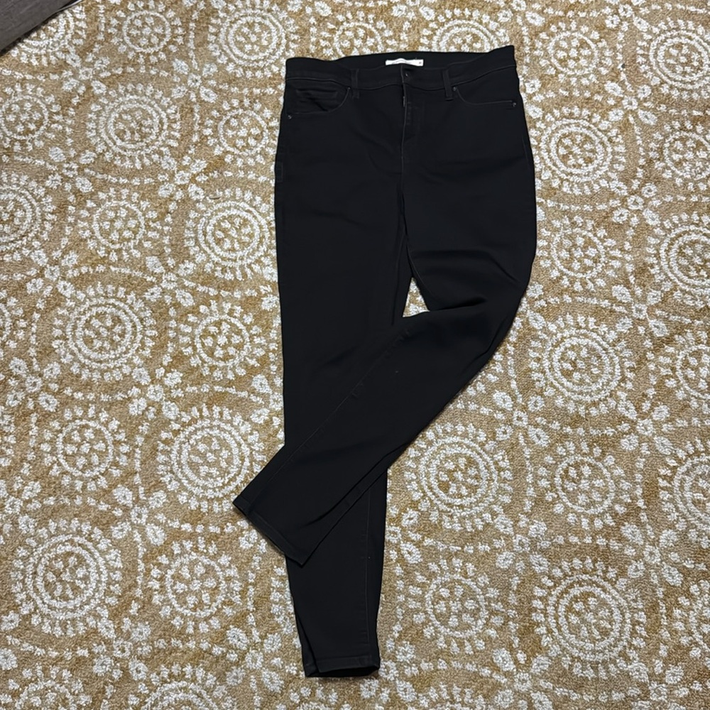 Levi’s 311 Shaping Skinny Jeans